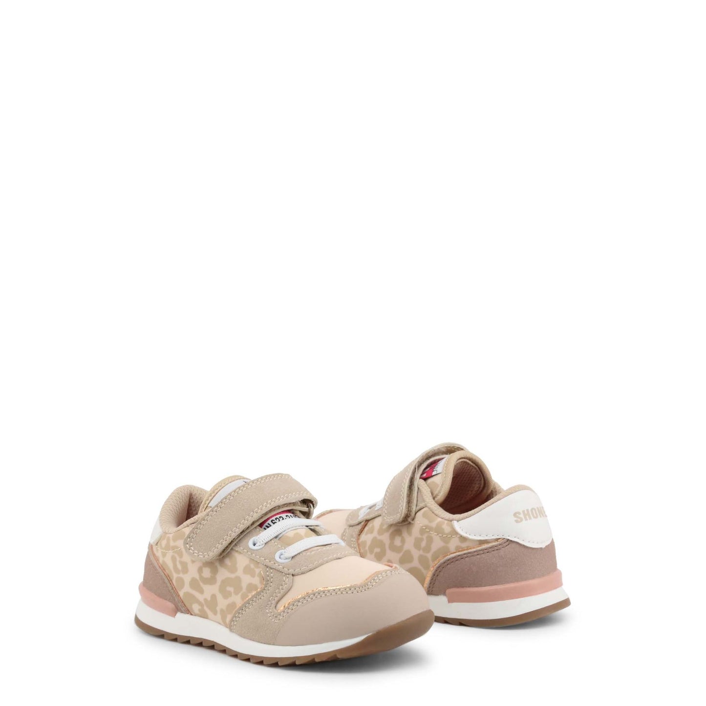 Glänzende Turnschuhe