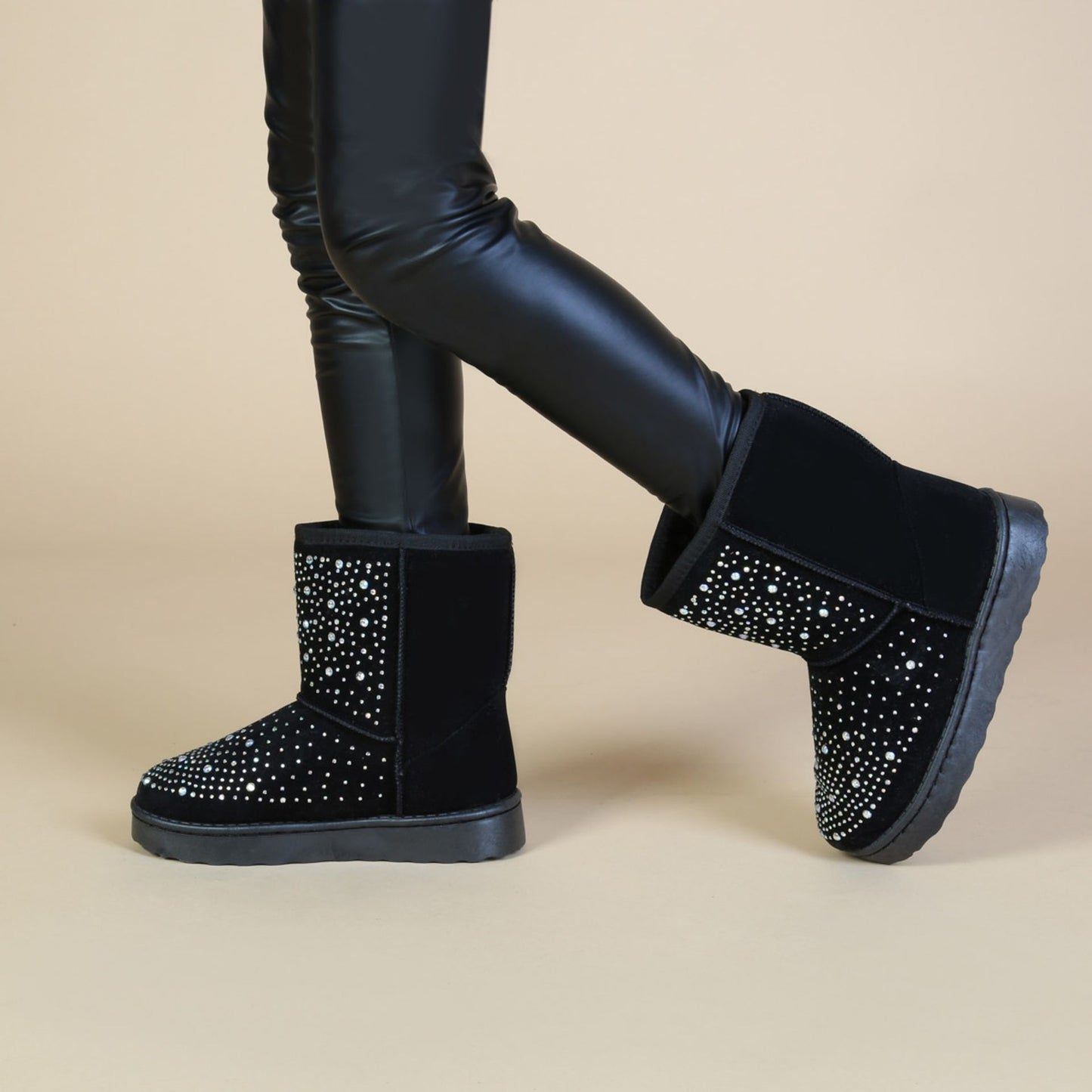 Glänzende Stiefeletten
